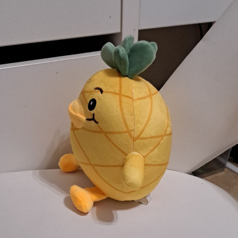 Pineapple Plush Toy for Small Pets - Yellow and Green - Picture 3 of 6